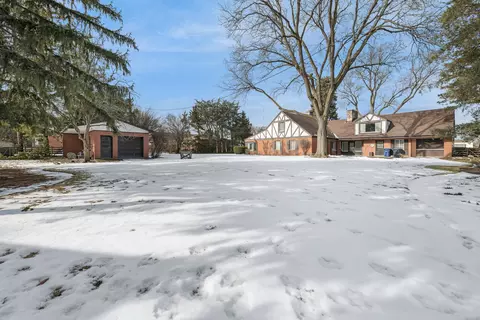 Exterior - 787 E Golf Rd, Des Plaines, IL 60016 photo 3 of 3
