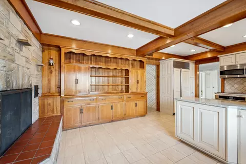 Kitchen - 787 E Golf Rd, Des Plaines, IL 60016 photo 4 of 4
