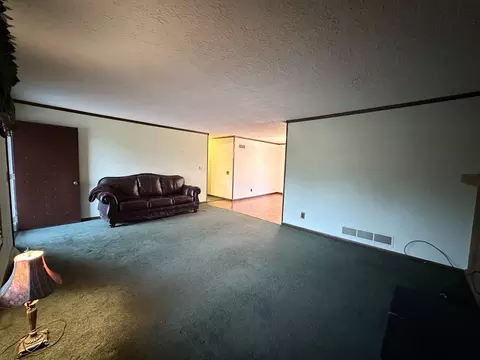 Living - 2463 Bishop Rd, Prophetstown, IL 61277 photo 2 of 4