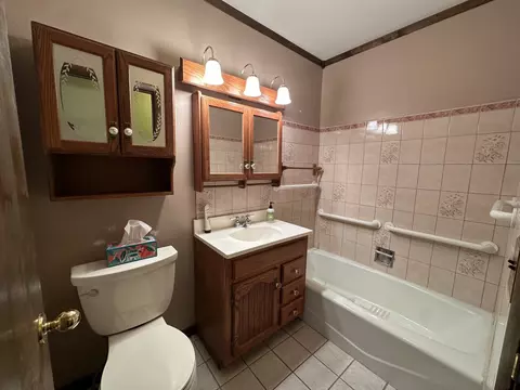 Bath - 2463 Bishop Rd, Prophetstown, IL 61277 photo 1 of 2