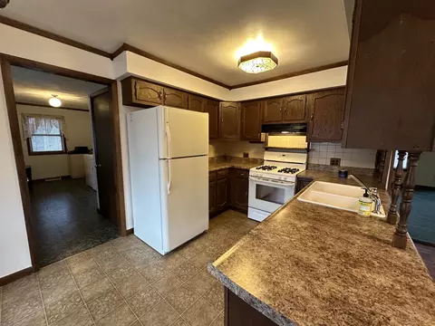 Kitchen - 2463 Bishop Rd, Prophetstown, IL 61277 photo 2 of 3