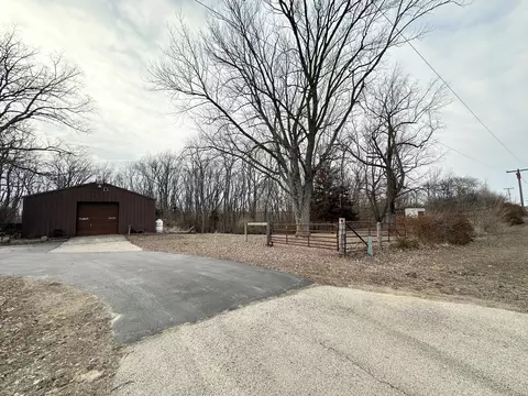 Exterior - 2463 Bishop Rd, Prophetstown, IL 61277 photo 5 of 9