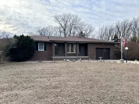 2463 Bishop Rd, Prophetstown, IL 61277