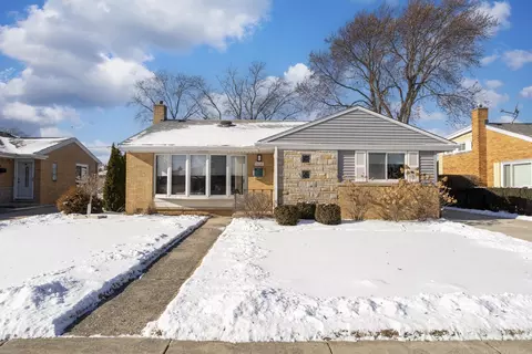 8832 Osceola Ave, Morton Grove, IL 60053
