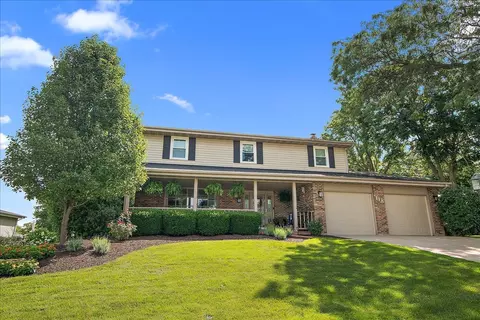 118 Beechcraft Dr, New Lenox, IL 60451