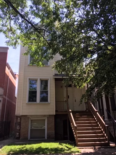 1749 W Barry Ave, Chicago, IL 60657