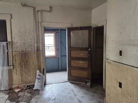 Entry Way - Undisclosed, Chicago, IL 60628 photo 2 of 3