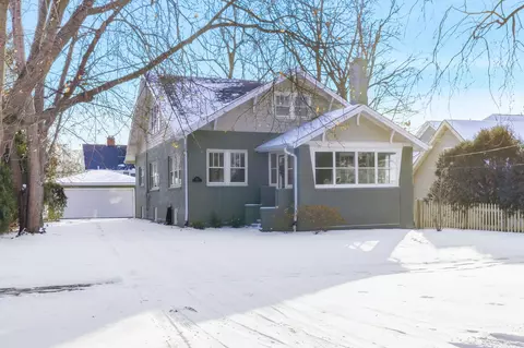 312 E Lincoln Ave, Wheaton, IL 60187