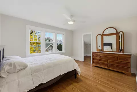 Bedroom - 312 E Lincoln Ave, Wheaton, IL 60187 photo 2 of 7