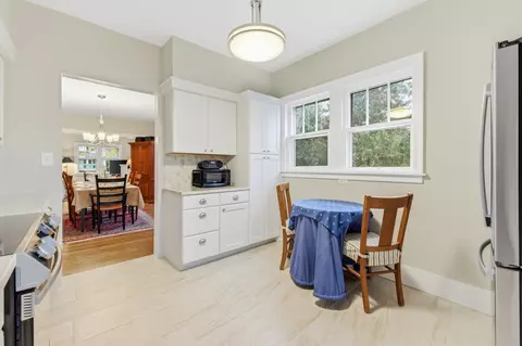Kitchen - 312 E Lincoln Ave, Wheaton, IL 60187 photo 4 of 4