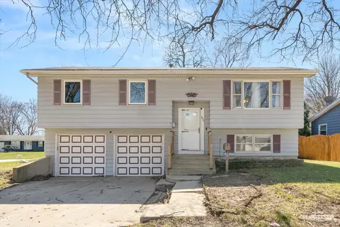 1235 Constellation Dr, Aurora, IL 60505