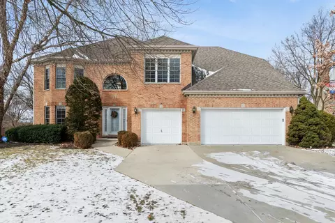 723 Mesa Dr, Naperville, IL 60565