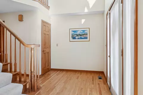 723 Mesa Dr, Naperville, IL 60565 photo 3