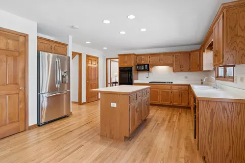 723 Mesa Dr, Naperville, IL 60565 photo 13