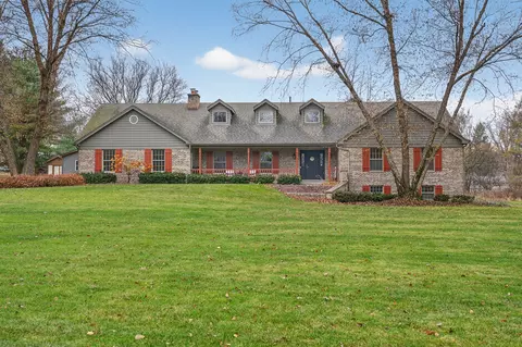 3727 Cherokee Dr, Johnsburg, IL 60051