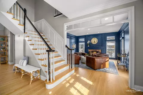 Entry Way - 607 E Prairie Ave, Wheaton, IL 60187 photo 3 of 4