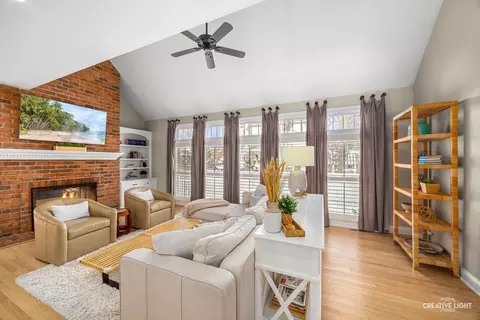Living - 607 E Prairie Ave, Wheaton, IL 60187 photo 2 of 2