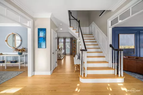 Entry Way - 607 E Prairie Ave, Wheaton, IL 60187 photo 2 of 4