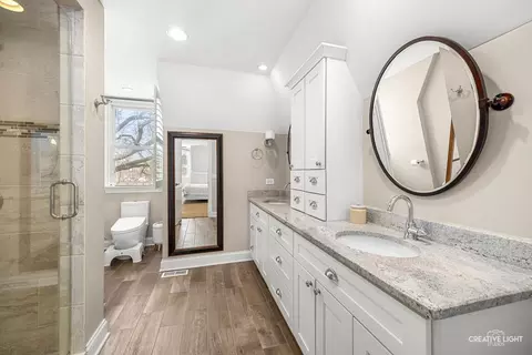 Bath - 607 E Prairie Ave, Wheaton, IL 60187 photo 3 of 7