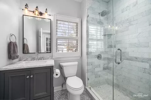 Bath - 607 E Prairie Ave, Wheaton, IL 60187 photo 1 of 7