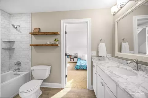 Bath - 607 E Prairie Ave, Wheaton, IL 60187 photo 4 of 7