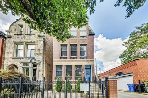 218 S Laflin St #101, Chicago, IL 60607
