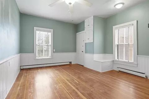Bedroom - 305 E Chestnut St, Bloomington, IL 61701 photo 1 of 4
