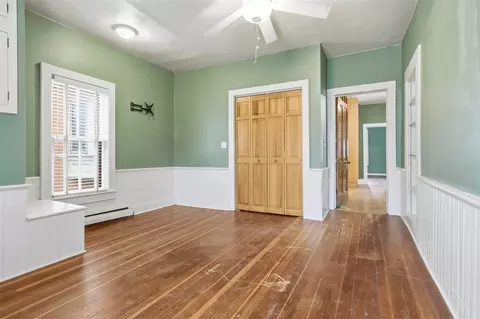 Bedroom - 305 E Chestnut St, Bloomington, IL 61701 photo 2 of 4
