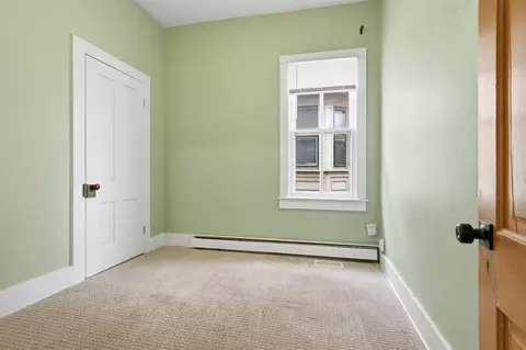 Bedroom - 305 E Chestnut St, Bloomington, IL 61701 photo 3 of 4