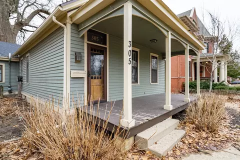 Exterior - 305 E Chestnut St, Bloomington, IL 61701 photo 4 of 4