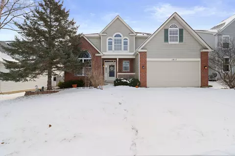 1917 W River Oaks Dr, Round Lake, IL 60073