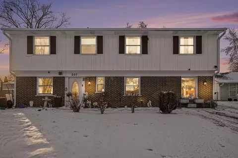 207 Seabury Rd, Bolingbrook, IL 60440