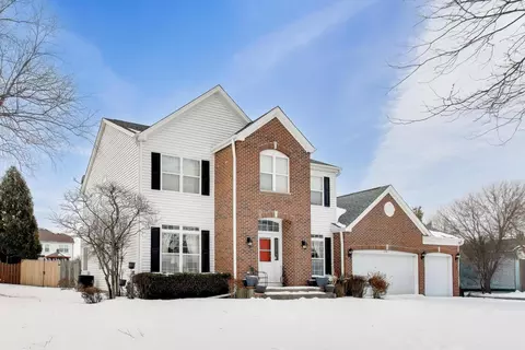 1158 Vista Dr, Gurnee, IL 60031