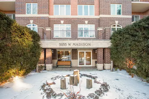 5055 W Madison St #507, Skokie, IL 60077