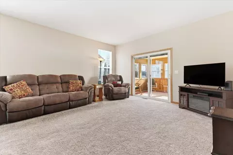 Living - 8 E Hague Dr, Antioch, IL 60002 photo 2 of 3