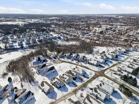 View/Area - 8 E Hague Dr, Antioch, IL 60002 photo 2 of 3