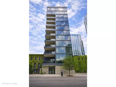 56 W Huron St #5, Chicago, IL 60654