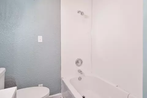 Bath - 1010 North St, Thomson, IL 61285 photo 2 of 3