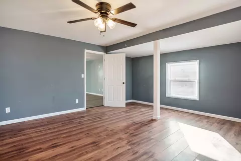 Living - 1010 North St, Thomson, IL 61285 photo 11 of 13