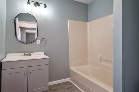 Bath - 1010 North St, Thomson, IL 61285 photo 3 of 3