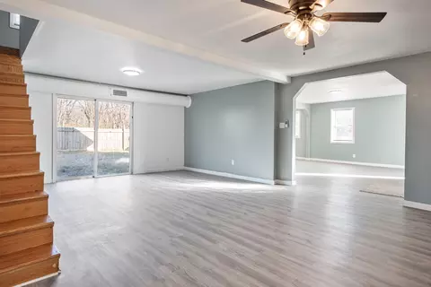Living - 1010 North St, Thomson, IL 61285 photo 6 of 13