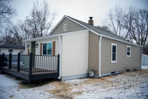 929 Kingsley Dr, Machesney Park, IL 61115