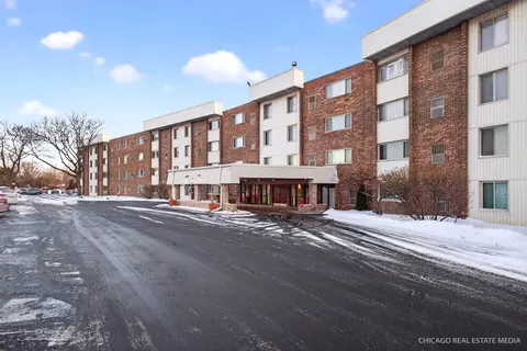 841 N York Rd #218, Elmhurst, IL 60126