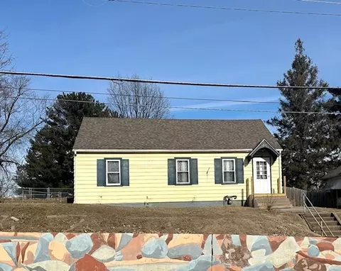 1212 2nd Ave S, Clinton, IA 52732