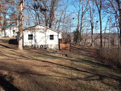 Exterior - 1648 Moonglow Rd, Centralia, IL 62801 photo 11 of 12