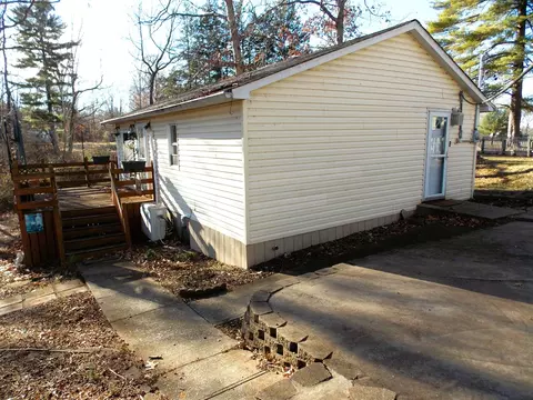 Exterior - 1648 Moonglow Rd, Centralia, IL 62801 photo 12 of 12