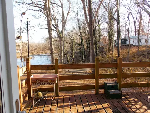 Exterior - 1648 Moonglow Rd, Centralia, IL 62801 photo 7 of 12