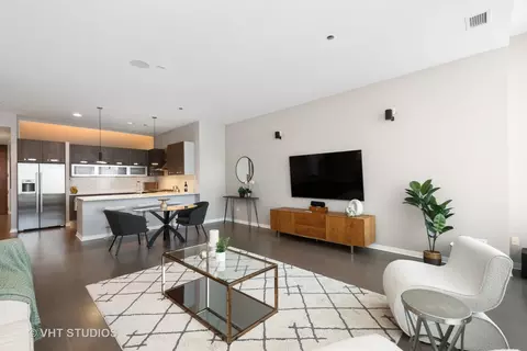 Living - 65 E Monroe St #4124, Chicago, IL 60603 photo 5 of 5