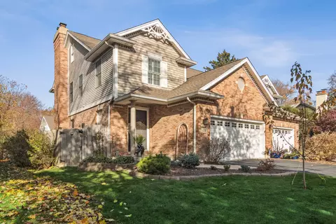 320 Washington St, Barrington, IL 60010