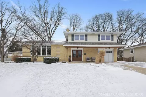 325 Osage Ln, Naperville, IL 60540